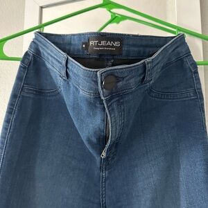 Worn 3 times. Blue high waist fit jeans.